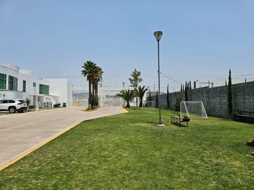 VENTA DE HERMOSA CASA EN FRACCIONAMIENTO VALLE DE ALBAR CERCA DEL BLVRD. G. BONFIL