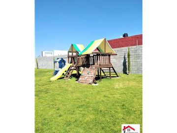 VENTA DE HERMOSA CASA EN FRACCIONAMIENTO VALLE DE ALBAR CERCA DEL BLVRD. G. BONFIL