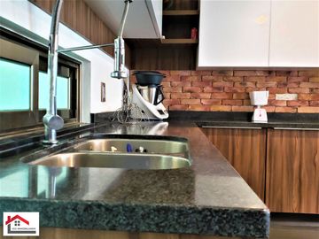 VENTA DE HERMOSA CASA EN FRACCIONAMIENTO VALLE DE ALBAR CERCA DEL BLVRD. G. BONFIL