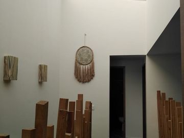 VENTA DE HERMOSA CASA EN FRACCIONAMIENTO VALLE DE ALBAR CERCA DEL BLVRD. G. BONFIL