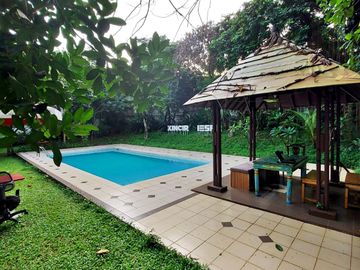 Rumah CANTIK Lokasi Strategis Di Kemang Dalam Jakarta Selatan
