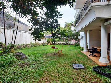 Rumah CANTIK Lokasi Strategis Di Kemang Dalam Jakarta Selatan