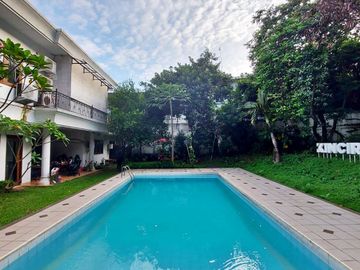 Rumah CANTIK Lokasi Strategis Di Kemang Dalam Jakarta Selatan
