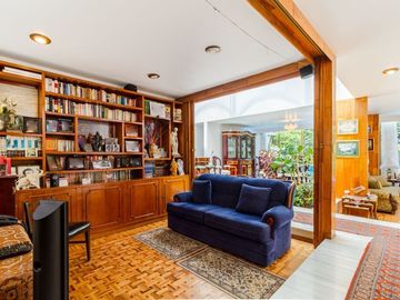 VENTA DE CASA EN VILLA COAPA CON ESPACIOS AMPLIOS Y EXCELENTE ILUMINACIÓN