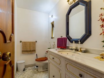 VENTA DE CASA EN VILLA COAPA CON ESPACIOS AMPLIOS Y EXCELENTE ILUMINACIÓN