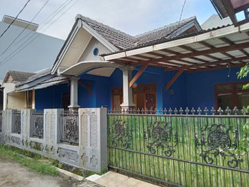 Rumah Hook Siap Huni Dekat Tol Desari Area Pancoran Mas Depok