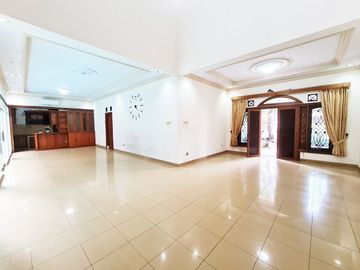 Rumah Disewakan di Cempaka Putih Tengah (Taman Solo)