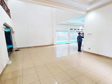 Rumah Disewakan di Cempaka Putih Tengah (Taman Solo)