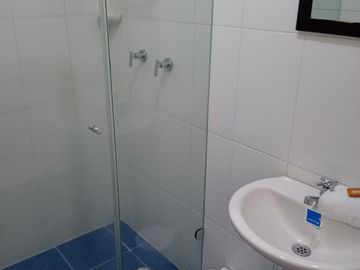 OPORTUNIDAD VENTA CASA CON 5 APARTAESTUDIOS PARA INVERSIONISTA - VERSALLES NORTE DE CALI