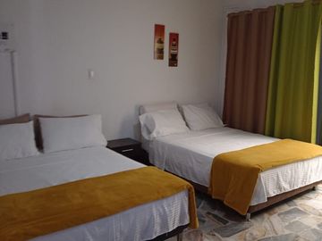 OPORTUNIDAD VENTA CASA CON 5 APARTAESTUDIOS PARA INVERSIONISTA - VERSALLES NORTE DE CALI