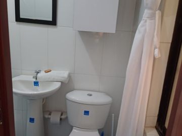 OPORTUNIDAD VENTA CASA CON 5 APARTAESTUDIOS PARA INVERSIONISTA - VERSALLES NORTE DE CALI