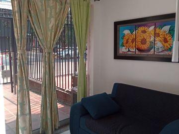 OPORTUNIDAD VENTA CASA CON 5 APARTAESTUDIOS PARA INVERSIONISTA - VERSALLES NORTE DE CALI