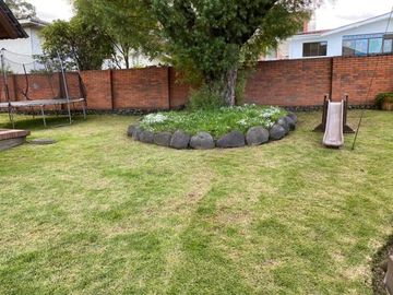 Excelente propiedad en venta con 976m2T Calle Los Álamos y Av. Ordóñez Lasso