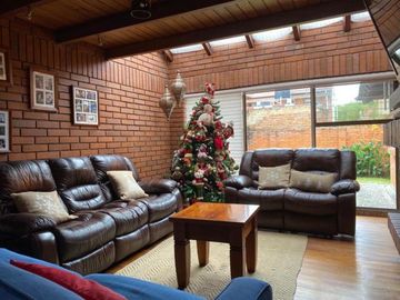 Excelente propiedad en venta con 976m2T Calle Los Álamos y Av. Ordóñez Lasso