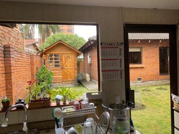 Excelente propiedad en venta con 976m2T Calle Los Álamos y Av. Ordóñez Lasso