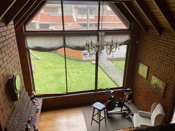 Excelente propiedad en venta con 976m2T Calle Los Álamos y Av. Ordóñez Lasso