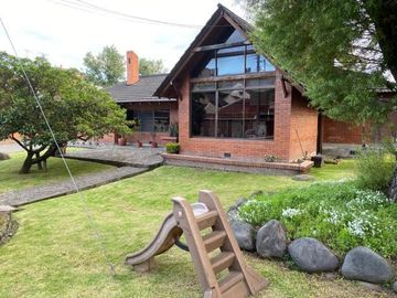 Excelente propiedad en venta con 976m2T Calle Los Álamos y Av. Ordóñez Lasso