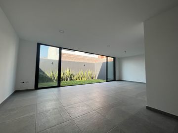 CASA EN VENTA EN LOMAS DE ANGELOPOLIS II