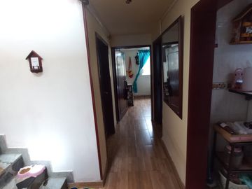 VENDO  CASA AMPLIA RENTABLE Y BONITA  EN BARRIO FATIMA BOGOTÀ, COLOMBIA, JUNTO A VENECIA