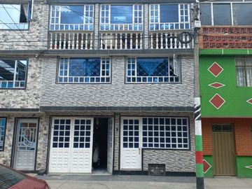VENDO  CASA AMPLIA RENTABLE Y BONITA  EN BARRIO FATIMA BOGOTÀ, COLOMBIA, JUNTO A VENECIA