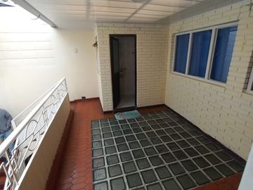 VENDO  CASA AMPLIA RENTABLE Y BONITA  EN BARRIO FATIMA BOGOTÀ, COLOMBIA, JUNTO A VENECIA