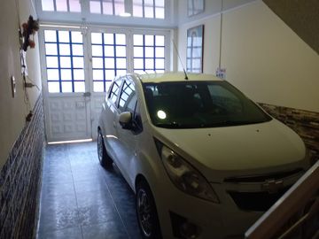 VENDO  CASA AMPLIA RENTABLE Y BONITA  EN BARRIO FATIMA BOGOTÀ, COLOMBIA, JUNTO A VENECIA
