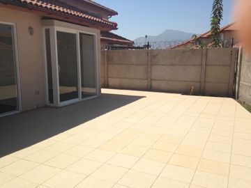 Venta Casa en Buin Villa Jardines de Linderos 3D3B patio Estacionamiento