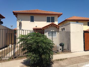 Venta Casa en Buin Villa Jardines de Linderos 3D3B patio Estacionamiento
