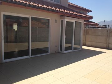 Venta Casa en Buin Villa Jardines de Linderos 3D3B patio Estacionamiento