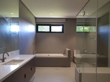 House and Lot with swimming pool for sale in Manila Southwoods Residential Estates, Carmona Cavote