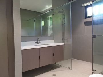 House and Lot with swimming pool for sale in Manila Southwoods Residential Estates, Carmona Cavote