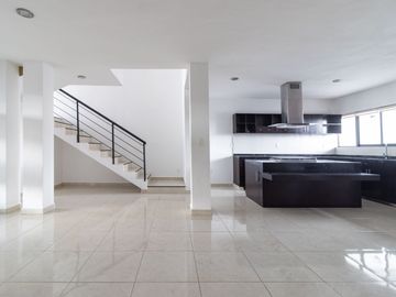 Venta de casa con amenidades en Hacienda Santa Fe Juriquilla