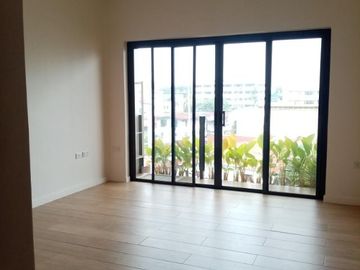 Rush Sale Townhouse M Residences Capitol Hills 4 Bedrooms, Quezon City