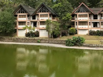 RUSH!!! CANYON WOOD RES RESORT near TAGAYTAY, LAUREL BATANGAS (GT)