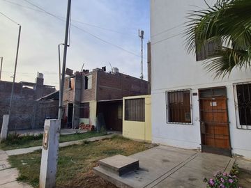 Se Vende Casa Frente A Parque En Urb Las Casuarinas Etapa 6