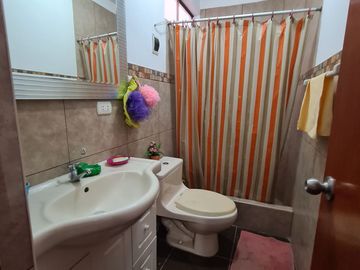 Se Vende Casa Frente A Parque En Urb Las Casuarinas Etapa 6