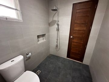 Newly-renovated 4-Bedroom House in Collegeville, Los Baños