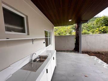 Newly-renovated 4-Bedroom House in Collegeville, Los Baños