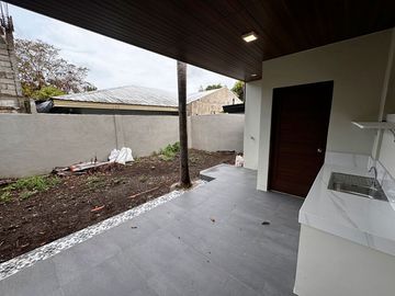Newly-renovated 4-Bedroom House in Collegeville, Los Baños