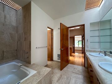 Casa en Jurica Av Los Laureles en Venta