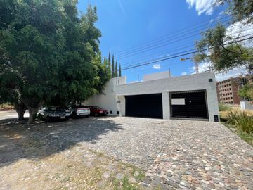 Casa en Jurica Av Los Laureles en Venta
