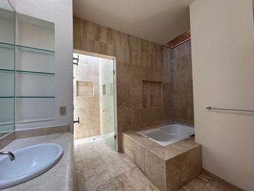 Casa en Jurica Av Los Laureles en Venta