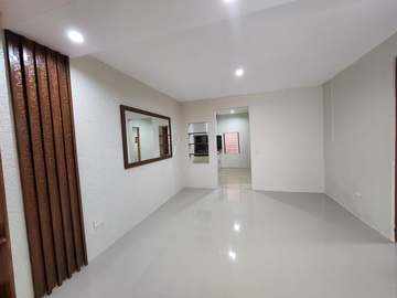 3BR Bungalow Type House, Duplex Apartment For Sale in Sta. Ana Manila