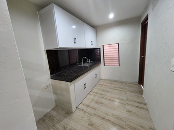 3BR Bungalow Type House, Duplex Apartment For Sale in Sta. Ana Manila
