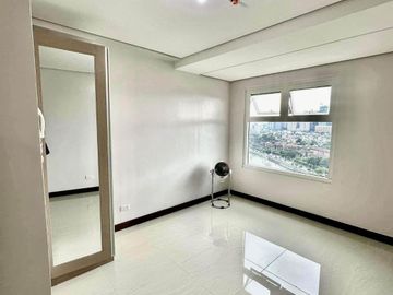 RENT TO OWN CONDO IN MANDALUYONG PAYABLE IN 10 YRS | GATEWAY REGENCY STUDIOS | WALKING DISTANCE TO BONI MRT | STUDIO TYPE