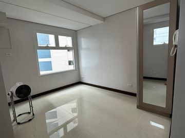 RENT TO OWN CONDO IN MANDALUYONG PAYABLE IN 10 YRS | GATEWAY REGENCY STUDIOS | WALKING DISTANCE TO BONI MRT | STUDIO TYPE