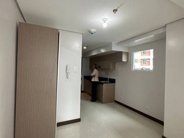 RENT TO OWN CONDO IN MANDALUYONG PAYABLE IN 10 YRS | GATEWAY REGENCY STUDIOS | WALKING DISTANCE TO BONI MRT | STUDIO TYPE