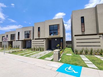 CASA EN VENTA TOPACIO 2 CRESPA TOWN