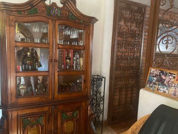 VENDO CASA EN CUERNAVACA, GRAN UBICACIÓN (DELICIAS), USO DE SUELO MIXTO.