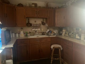 VENDO CASA EN CUERNAVACA, GRAN UBICACIÓN (DELICIAS), USO DE SUELO MIXTO.